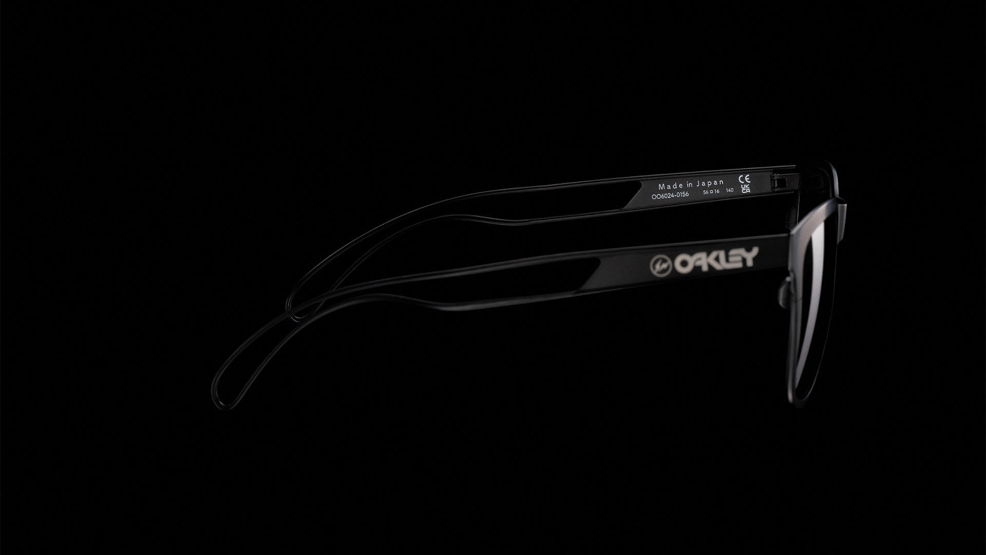 OAKLEY x FRAGMENT: A LIMITED-EDITION SS2023 COLLECTION OAKLEY x FRAGMENT: A LIMITED-EDITION SS2023 COLLECTION